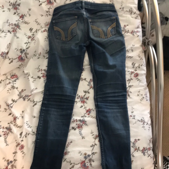 Hollister Medium Wash Skinny Jeans - Picture 2 of 2